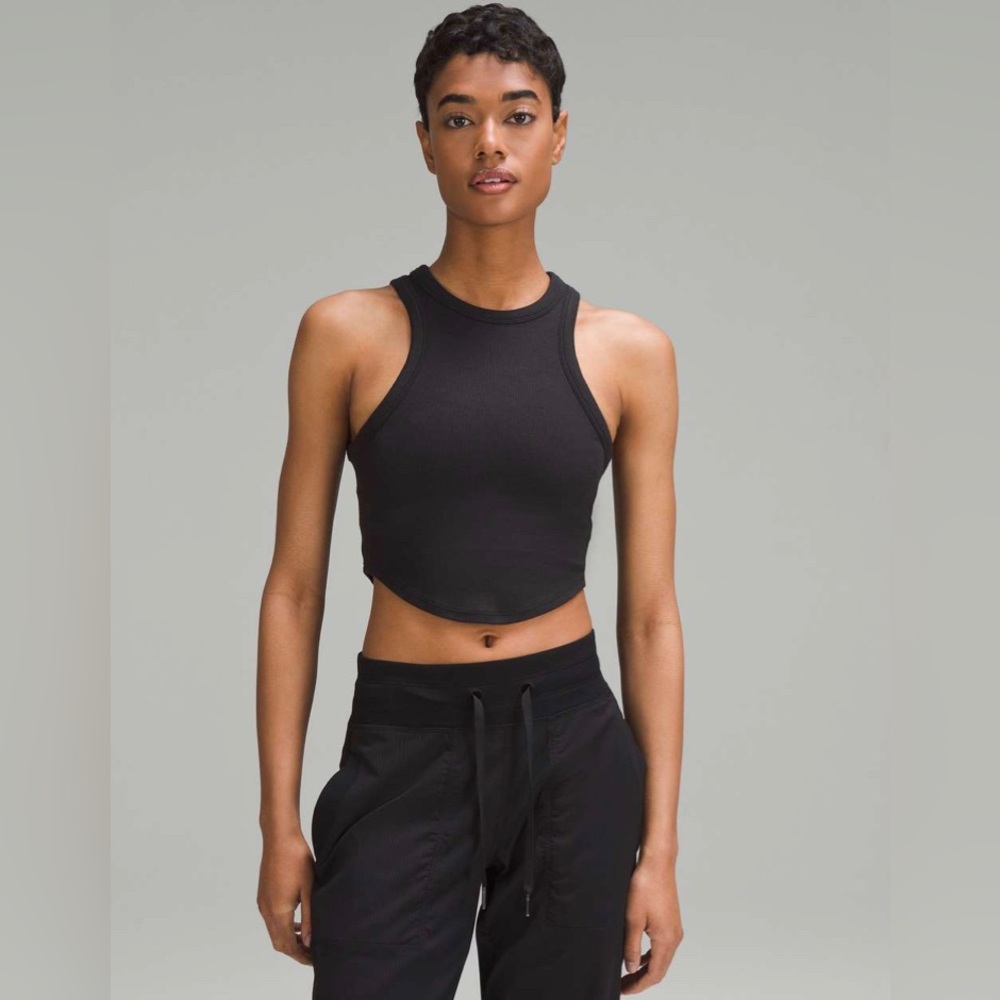 #140 NWT LULULEMON Hold Tight Cropped Tank in Black size 6